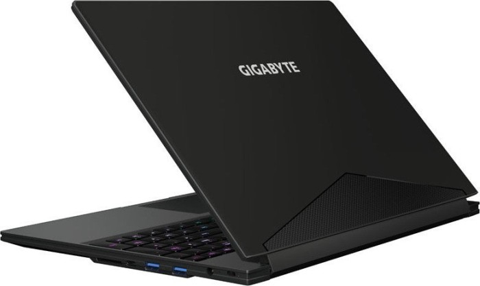 GIGABYTE AERO 15-X9, Core i7-8750H, 16GB RAM, 1TB SSD, GeForce RTX 2070 Max-Q, DE