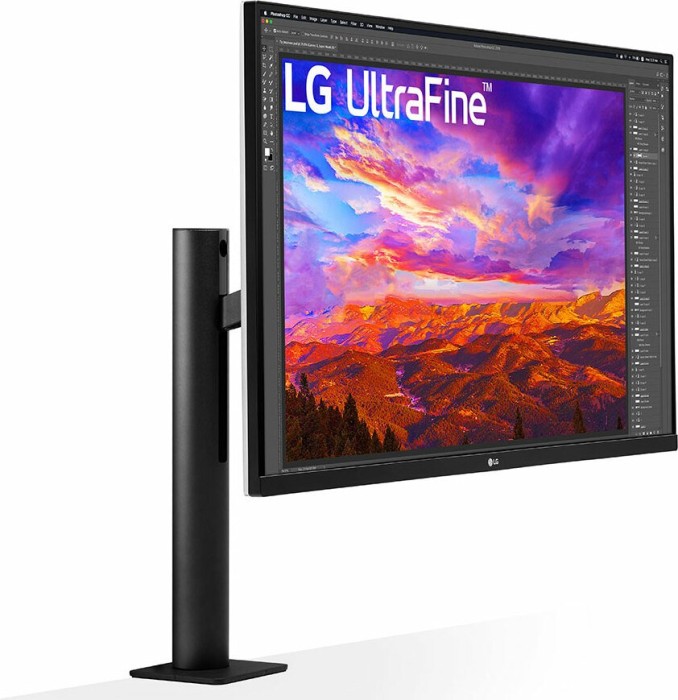 LG UltraFine 32UN88A-W, 31.5"