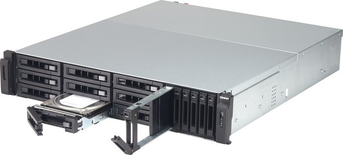 QNAP TVS-EC1580MU-SAS-RP-16G, 4x Gb LAN, 2U
