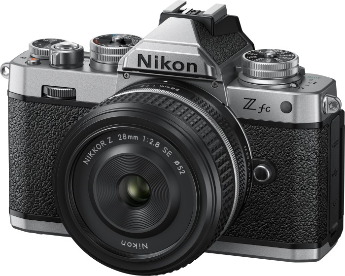 Nikon Z fc silber/schwarz mit Objektiv Z 28mm 2.8 SE