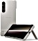 Sony Stilvolle Hülle mit Standfuß für Xperia 1 V Platinum Grey (XQZCBDQH.ROW)