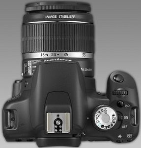 Canon EOS 500D z obiektywem EF-S 18-135mm 3.5-5.6 IS