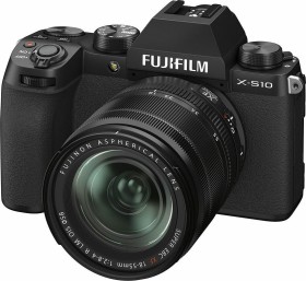 Fujifilm X-S10 mit Objektiv XF 18-55mm 2.8-4.0 R LM OIS