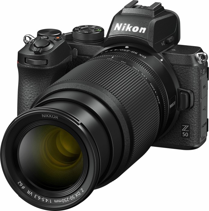Nikon Z 50 mit Objektiv Z DX 16-50mm VR und Z DX 50-250mm VR