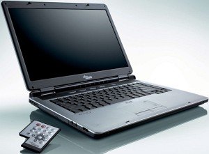 Fujitsu Amilo M1437G, Pentium-M 740, 512MB RAM, 80GB HDD, DE