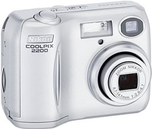 Nikon Coolpix 2200 (różne zestawy)