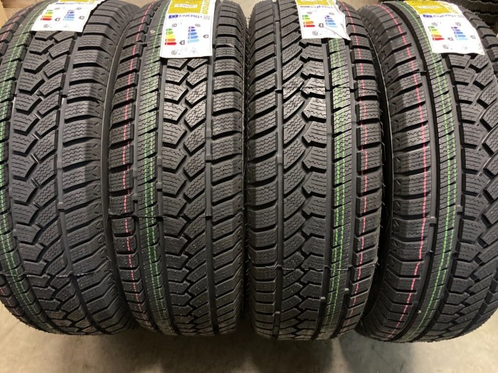 Ovation Tires W586