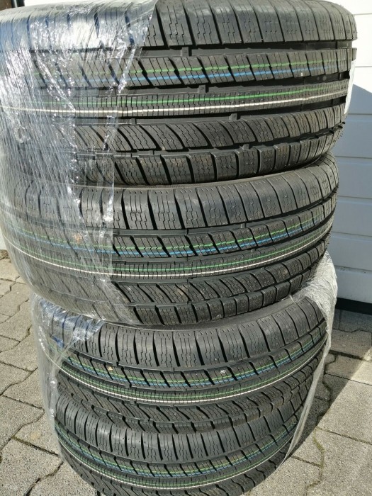 Ovation Tires VI-782 AS 245/40 R18 97V XL