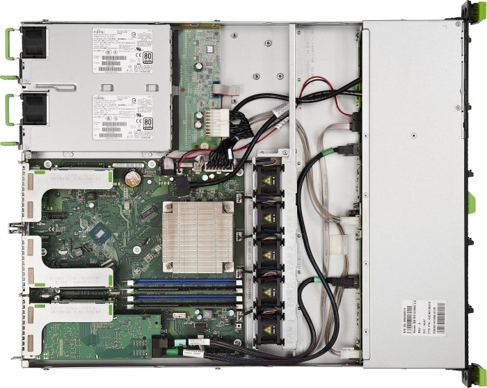 Fujitsu Primergy RX1330 M4 SFF Hot-plug, Xeon E-2246G, 16GB RAM