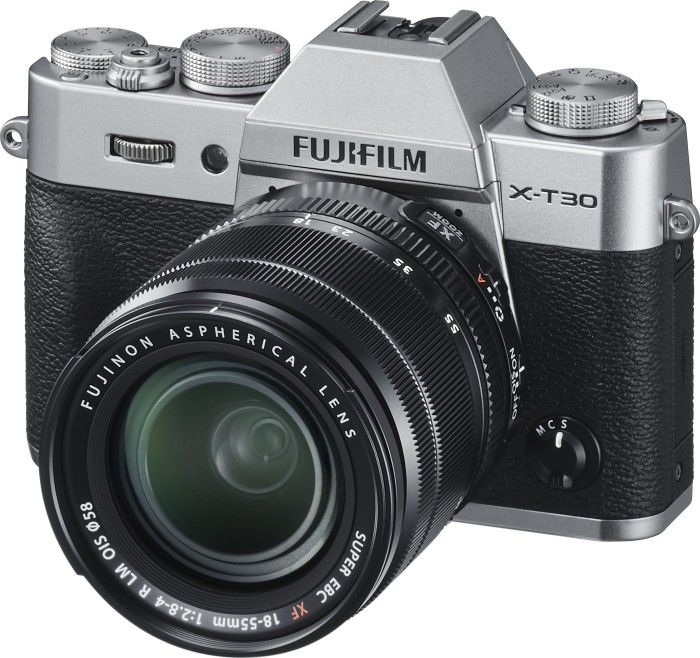 Fujifilm X-T30 silber mit Objektiv XF 18-55mm 2.8-4.0 R LM OIS