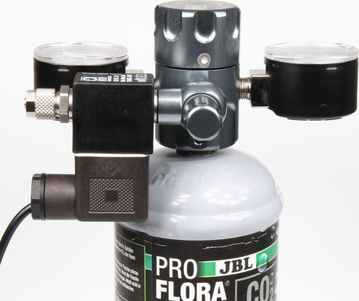 JBL PRO FLORA CO2 Regulator Professional, Präzisions-Druckminderer für Einweg und Mehrweg CO2 Druckflaschen, mit Magnetventil