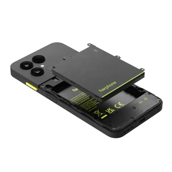 Ein schwarzes Fairphone Gen. 6+ mit geöffneter Rückseite