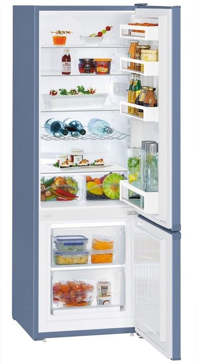 geöffneter Bottom-Freezer gefüllt mit Lebensmitteln