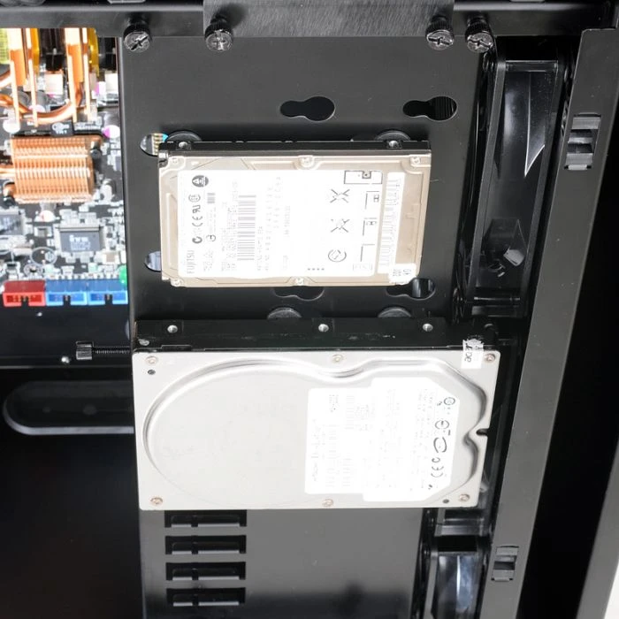 Lian Li TYR PC-X2000FN schwarz, schallgedämmt