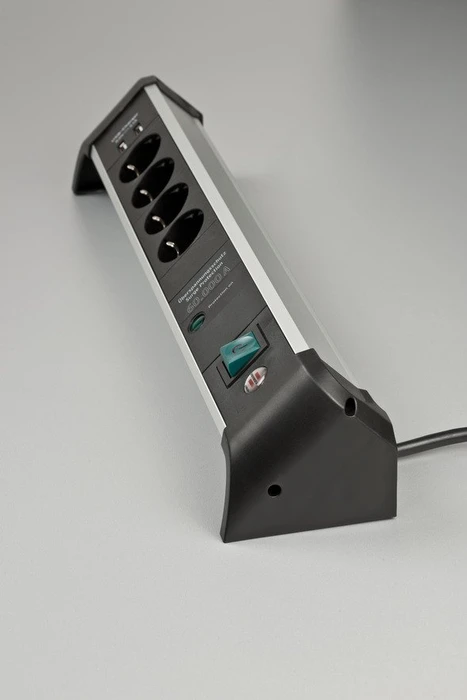 Brennenstuhl Alu-Office-Line Tischsteckdose mit Überspannungsschutz und USB-Ladefunktion, 4-fach, 1.8m, schwarz/silber