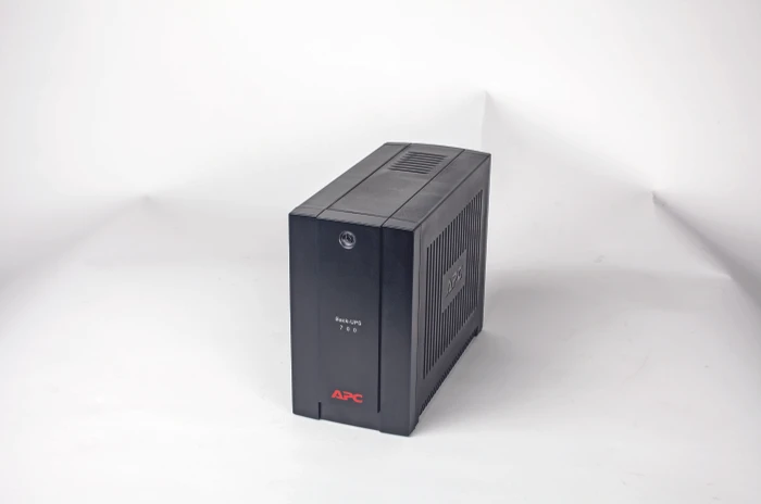 APC Back-UPS, 700VA, USB