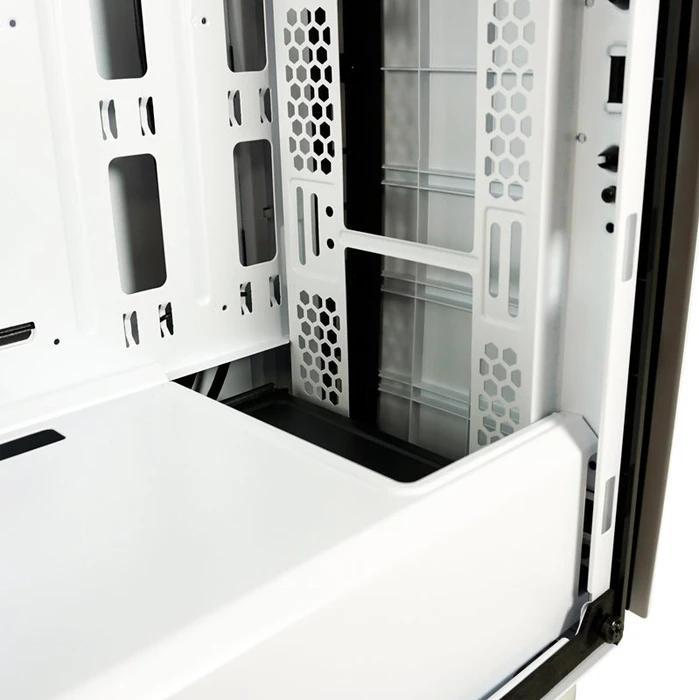 LC-Power Gaming 713W Bright_Sail_X, Glasfenster