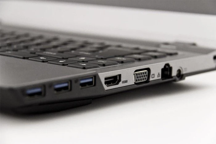 Schenker XMG A305-4UQ, Core i7-4710MQ, 8GB RAM, 1TB HDD, GeForce GTX 960M, DE