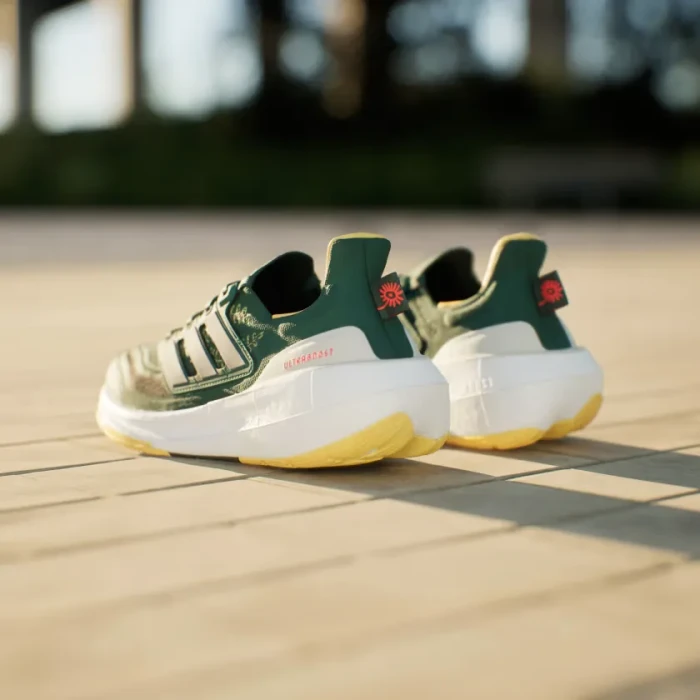 adidas Ultraboost Light collegiate green/iron metallic/spark