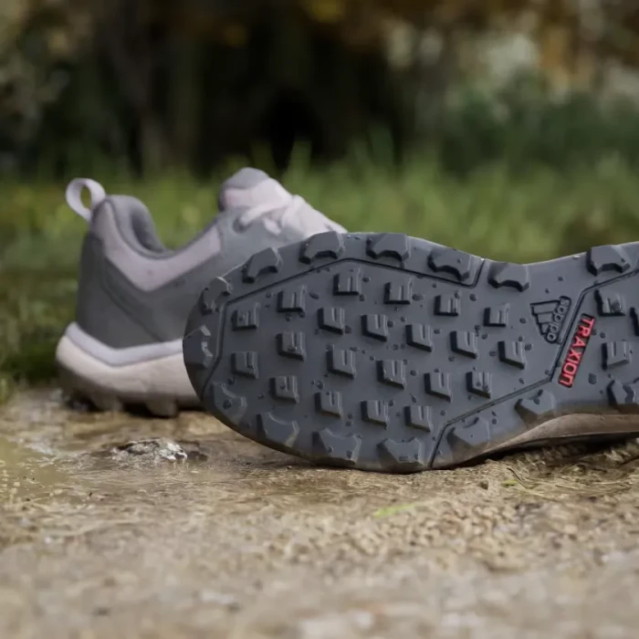 adidas Tracerocker 2.0 Gore-Tex charcoal/silver dawn/preloved fig (Damen)