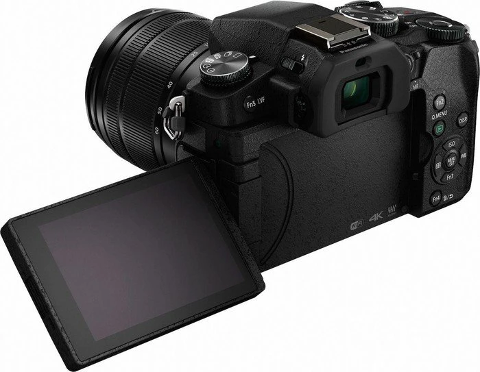 Panasonic Lumix DMC-G81 mit Objektiv Lumix G Vario 12-60mm 3.5-5.6 ASPH Power OIS und Lumix G Vario 45-200mm 4.0-5.6 OIS