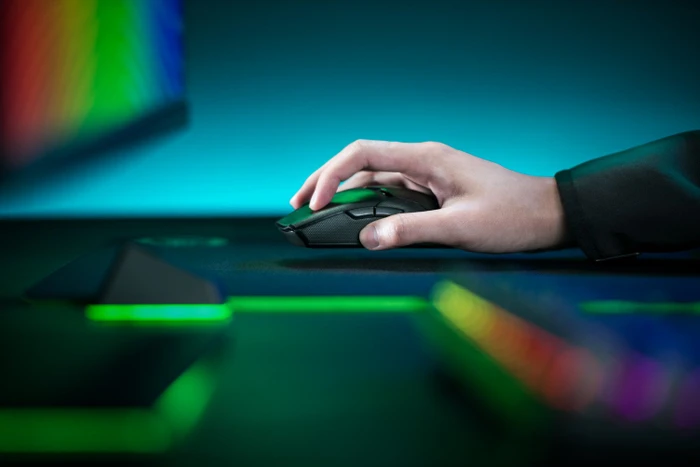 Razer Viper Ultimate mit Ladestation, Classic schwarz, USB