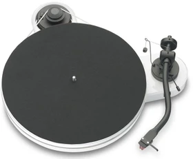 Pro-Ject RPM 1.3 Genie weiß (mit Tonabnehmer Ortofon 2M Red)