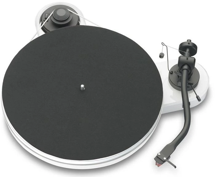 Pro-Ject RPM 1.3 Genie weiß (mit Tonabnehmer Ortofon 2M Red)
