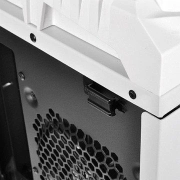 Thermaltake Overseer RX-I Snow Edition, Acrylfenster