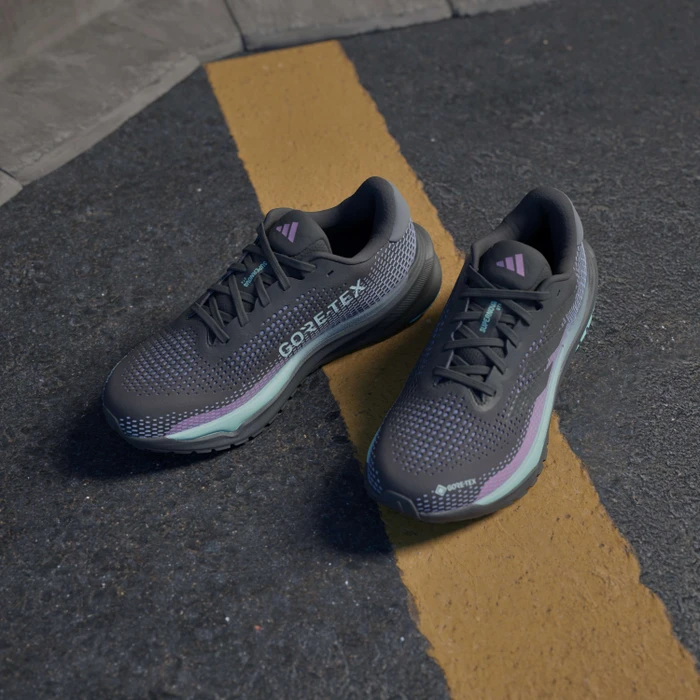 adidas Supernova GTX core black/iron metallic/semi flash aqua (Damen)