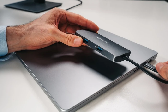 Verbatim USB-C Pro Multiport Hub CMH-05, USB-C 3.0 [Stecker]