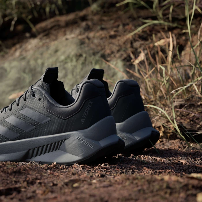 adidas Terrex Soulstride Flow GTX core black/grey six/semi impact orange (Damen)