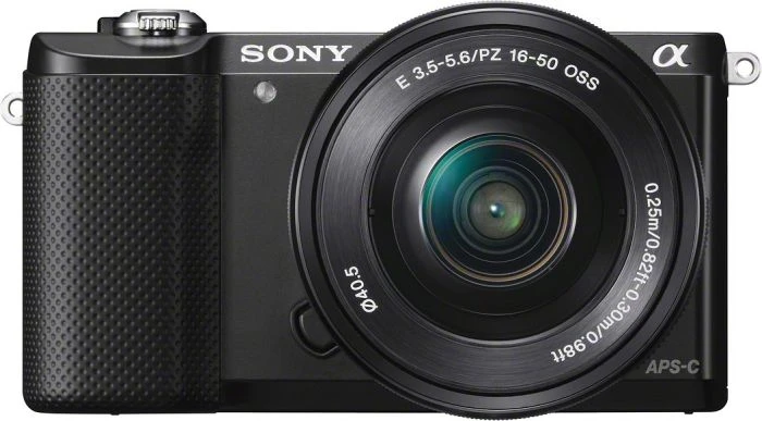 Sony Alpha 5000 schwarz mit Objektiv E PZ 16-50mm 3.5-5.6 OSS und E 55-210mm 4.5-6.3 OSS