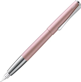 Lamy studio rose, rechte Hand, mittel