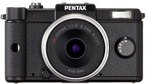 Pentax Q schwarz mit Objektiv Q 01 Standard Prime 8.5mm 1.9 AL und Q 02 Standard Zoom 5-15mm 2.8-4.5 AL