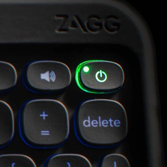 ZAGG Pro Keys mit Trackpad für iPad 7/iPad 8/iPad 9, schwarz/grau, DE