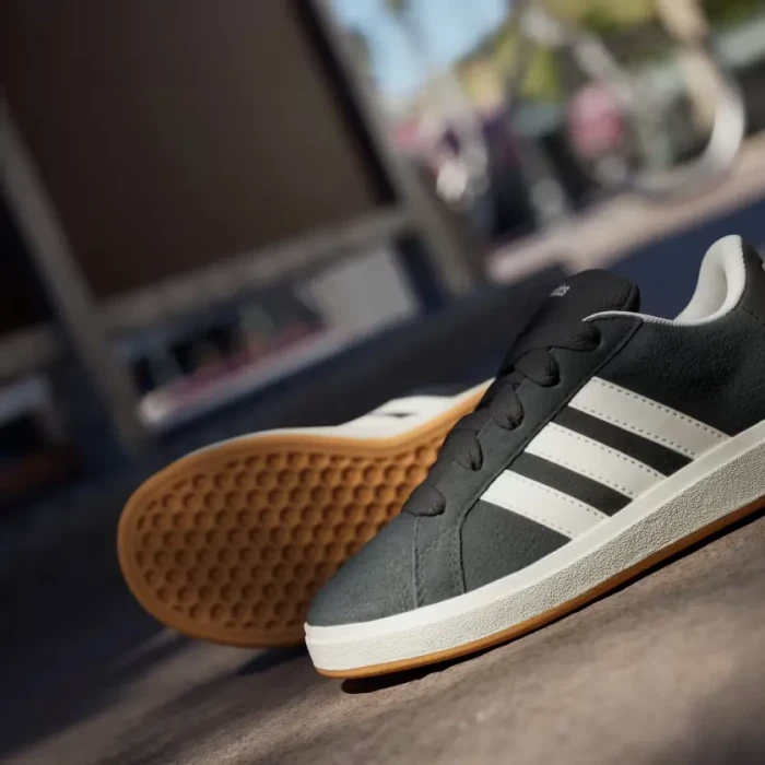 adidas Grand Court 00S core black/off white/gum (Junior)