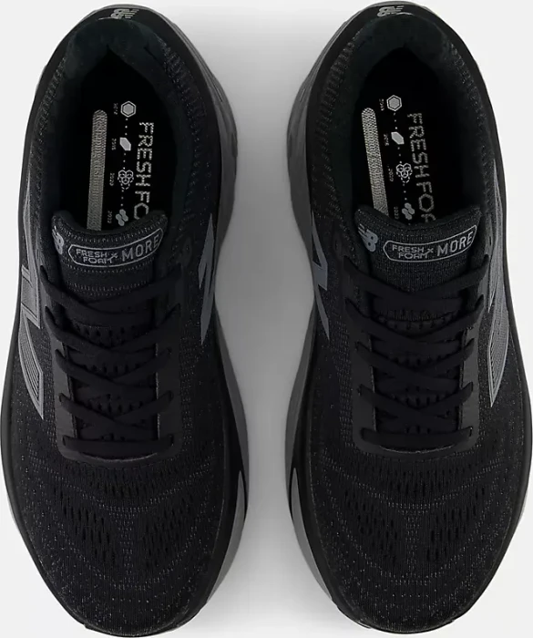 New Balance Fresh Foam X More v5 black/linen/silver metalic (Herren)