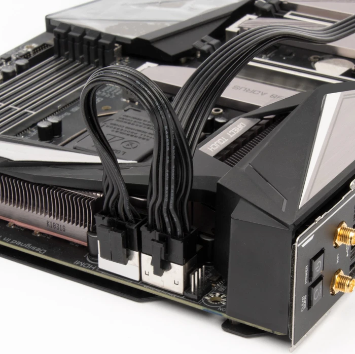 SilverStone PP13, 8-Pin EPS Stecker auf 8-Pin EPS Stecker und 4/8-Pin ATX12V Stecker, Adapterkabel, schwarz, 750mm