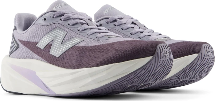New Balance FuelCell Rebel v5 digital mist/magnet (Damen)