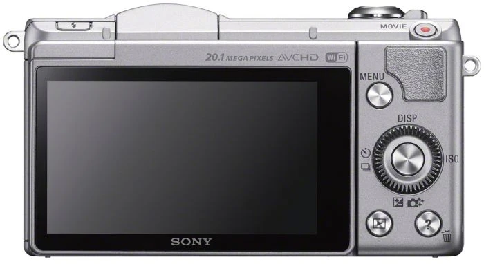 Sony Alpha 5000 silber mit Objektiv E PZ 16-50mm 3.5-5.6 OSS