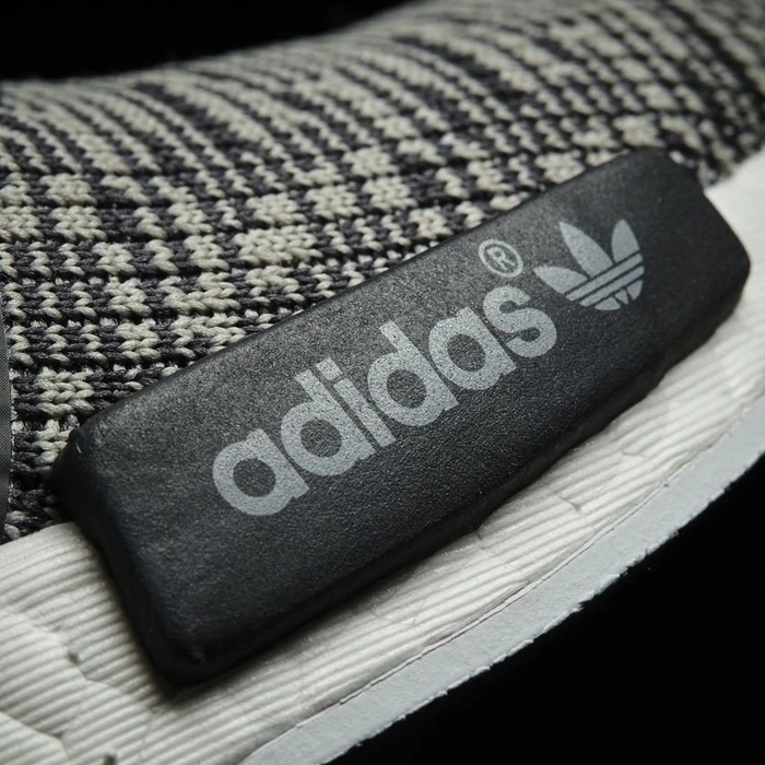 adidas NMD_R1 utility black/footwear white/medium grey heather solid grey (Damen)