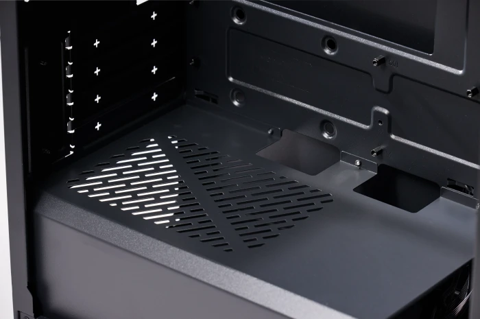 Cooler Master Elite 302 Black, schwarz, Glasfenster