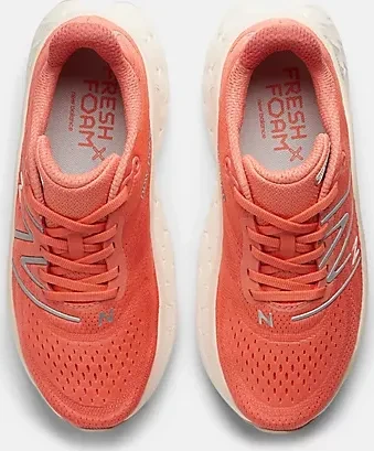 New Balance Fresh Foam X More v4 gulf red/sea salt/silver metallic (Damen)