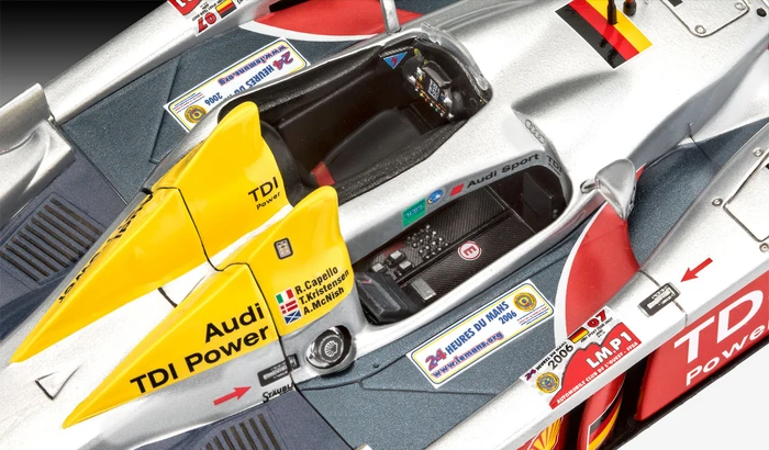 Revell Geschenkset Audi R10 TDI LeMans + 3D Puzzle