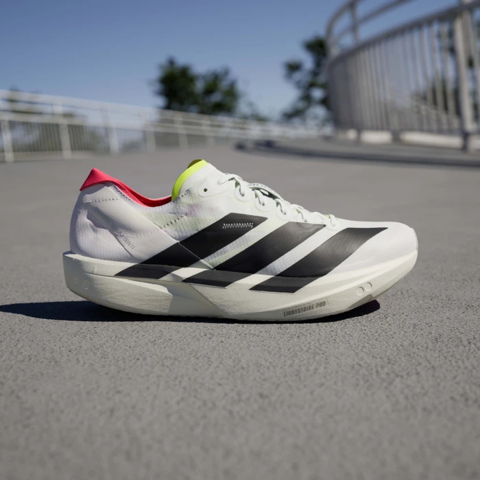 adidas Adizero Takumi Sen 11 cloud white/core black/lucid red (Herren)