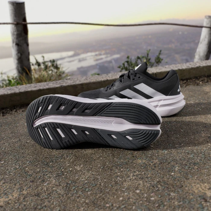 adidas Questar 3 core black/cloud white/carbon
