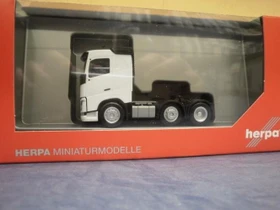 Herpa Volvo FH 6x2 Zugmaschine weiß