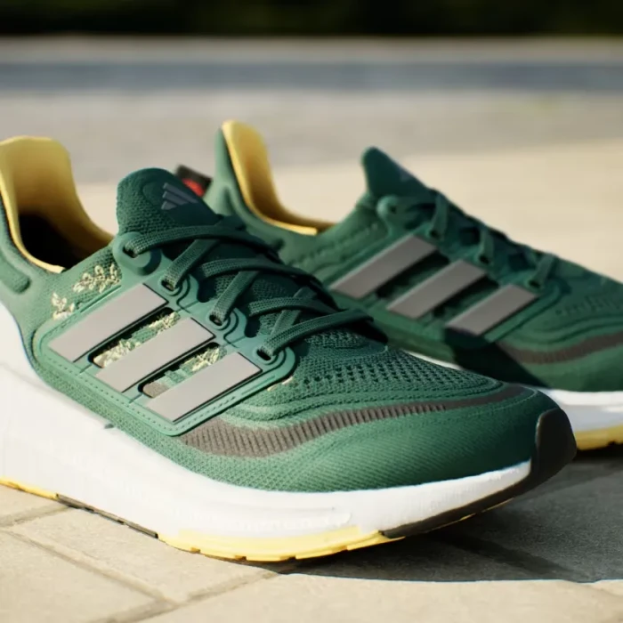 adidas Ultraboost Light collegiate green/iron metallic/spark (Damen)