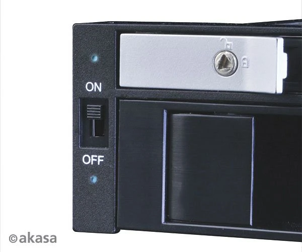Akasa Lokstor M51
